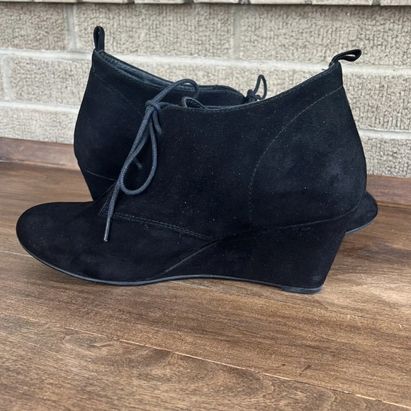 NWOT BODEN Suede Wedged Heel Black Booties Size 39 - Picture 6 of 10